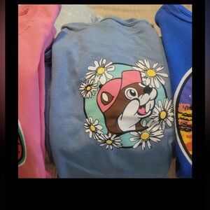 Buc-ee's Womens t-shirt bundle